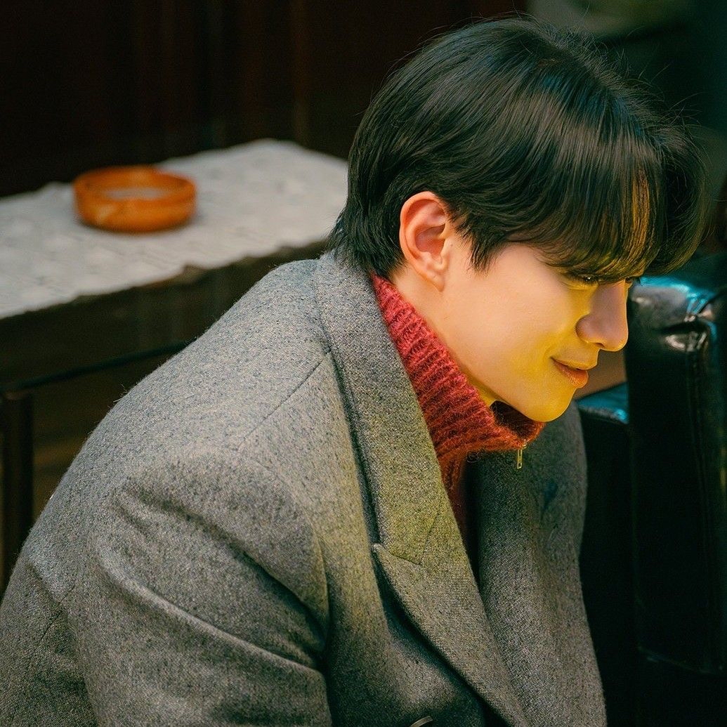 Behind-the-scenes cut of Lee Junho