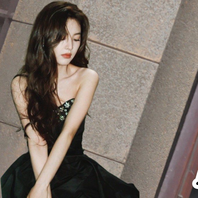Recent activity shot of Zhang Ruonan