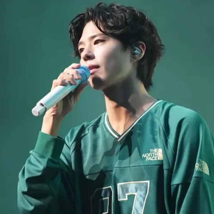 Behind-the-scenes cut of Park Bogum
