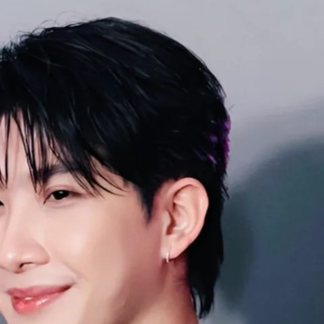 A moment captured by a fan of First Kanaphan Puitrakul