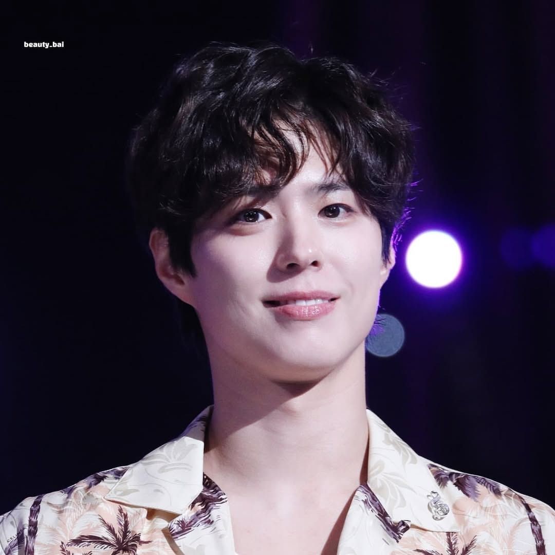 A moment captured by a fan of Park Bogum