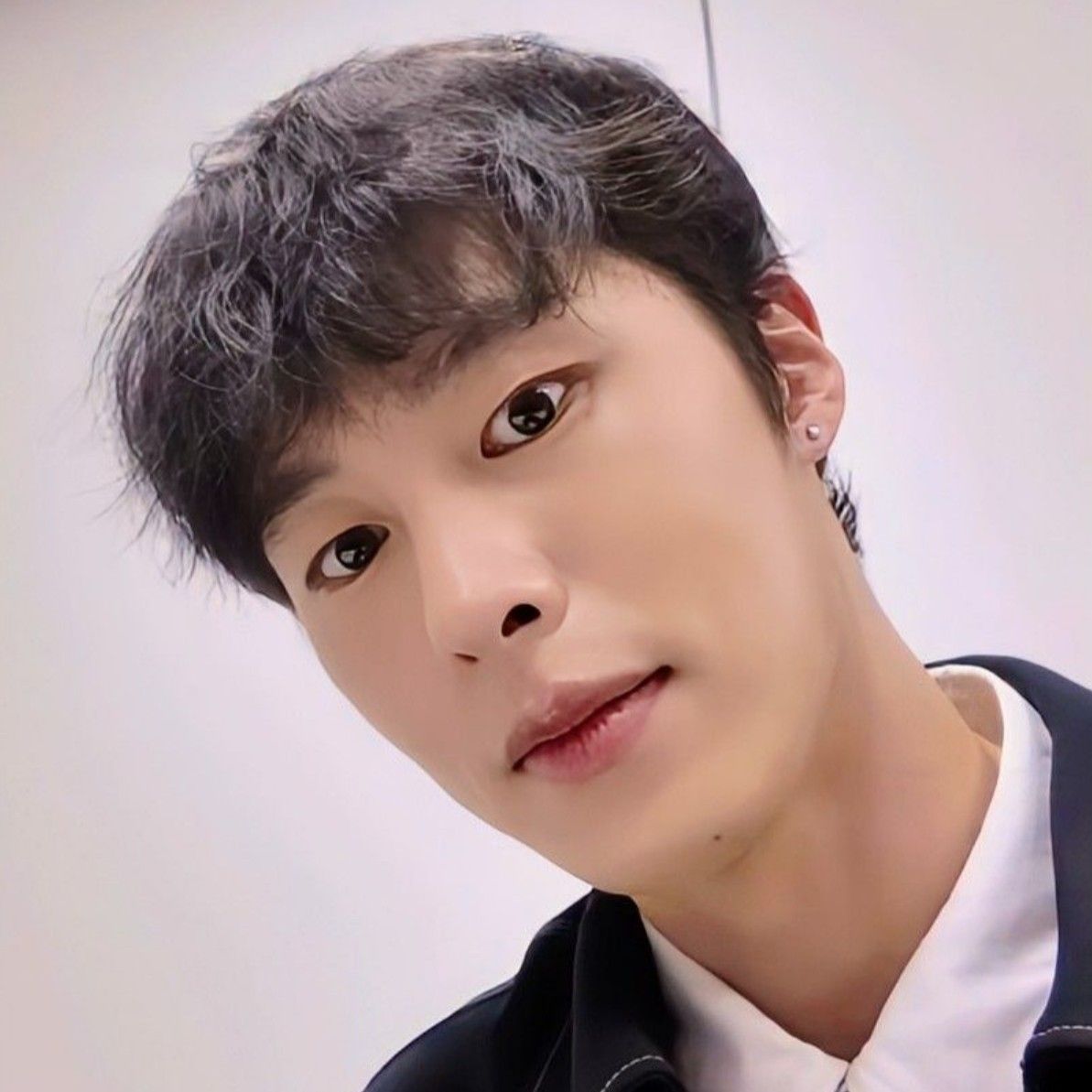 Recent activity shot of Lee Jaewook