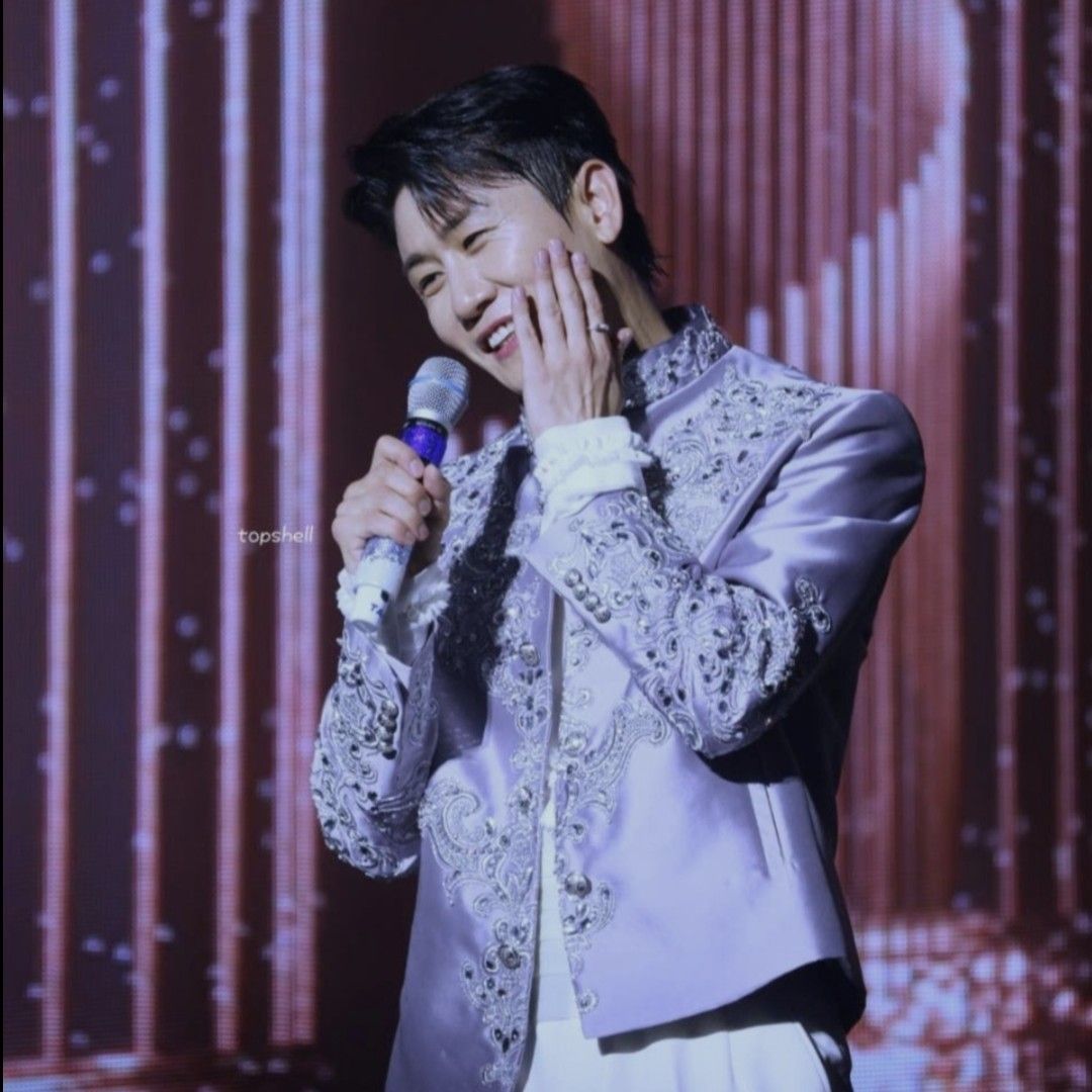Behind-the-scenes cut of Young Tak