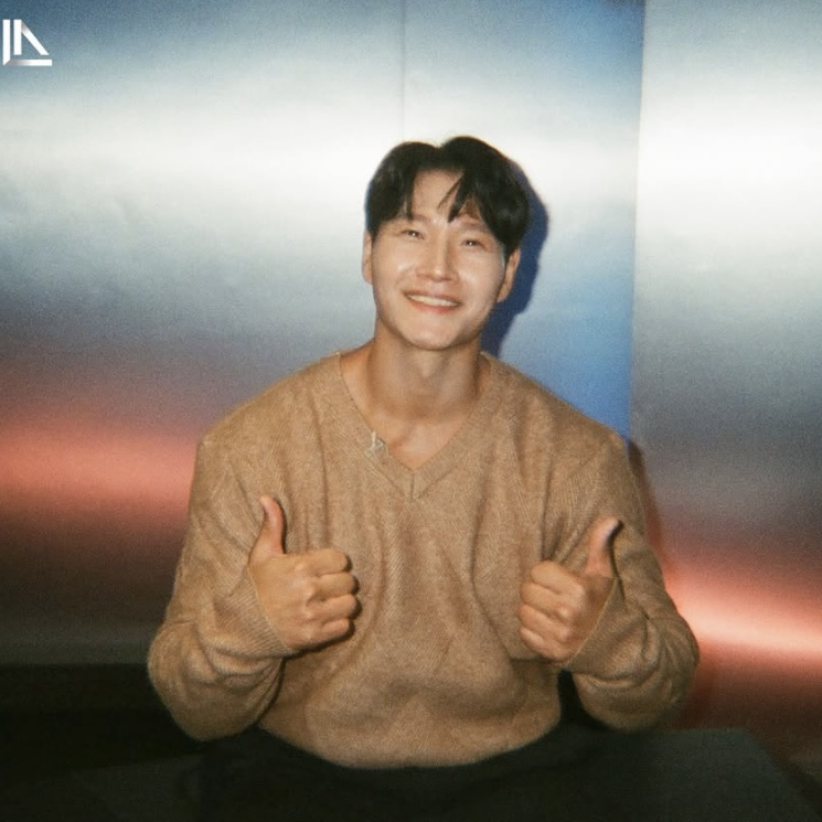 金钟国的最新照片