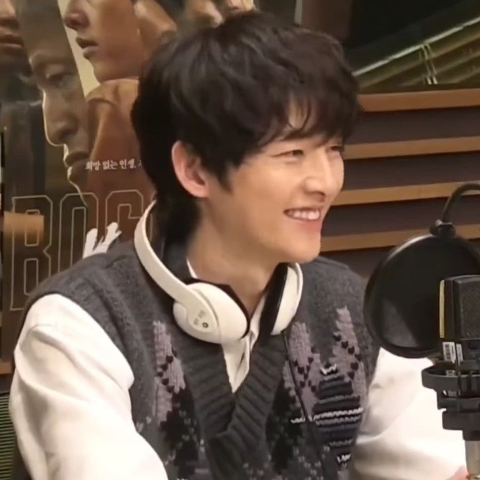Recent activity shot of Song Joongki