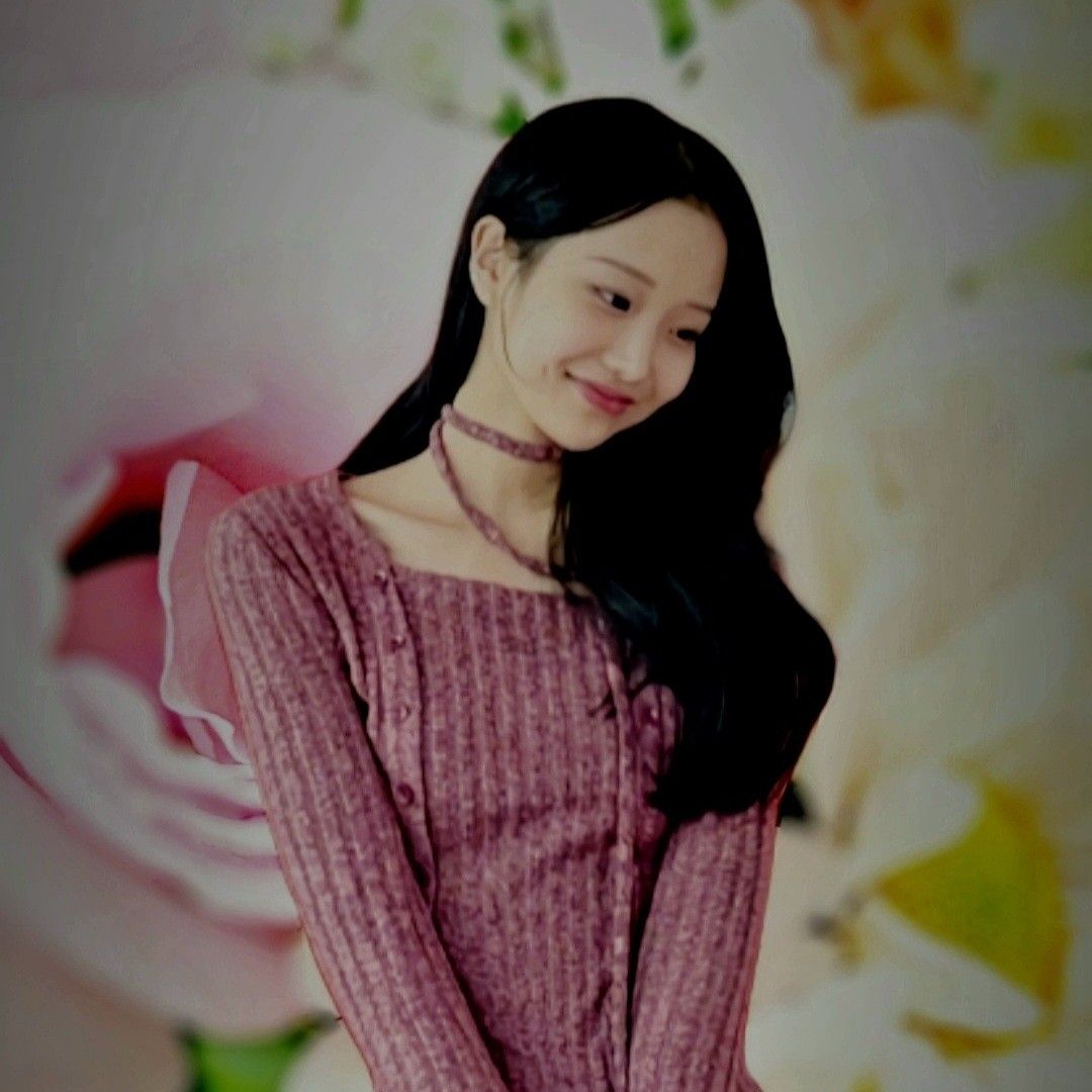 Recent activity shot of Kim Soyeon (2004)