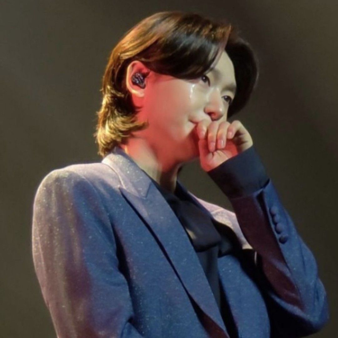 오늘 가장 핫한 셀럽 커뮤니티 피드