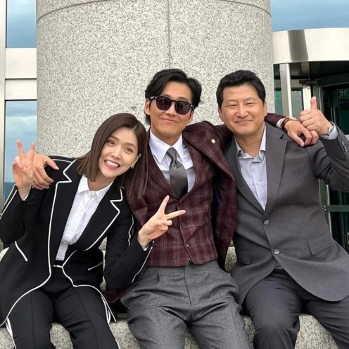 Behind-the-scenes cut of Namkoong Min