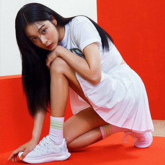 Behind-the-scenes cut of Seol Inah
