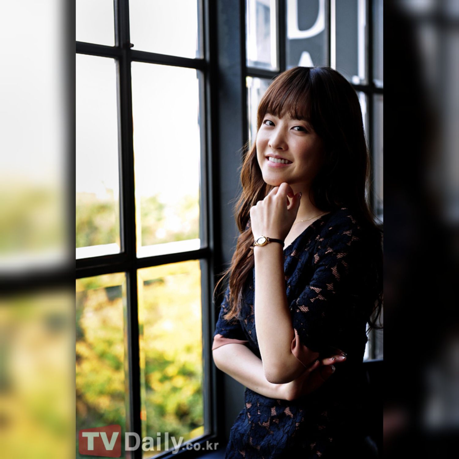 Behind-the-scenes cut of Park Boyoung
