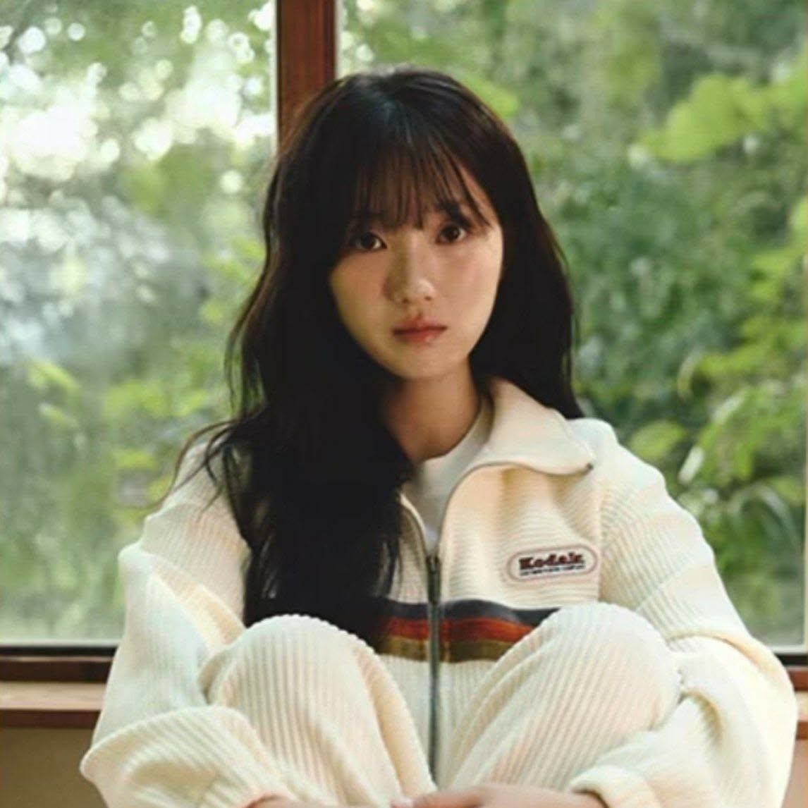 Recent activity shot of Kim Hyeyoon