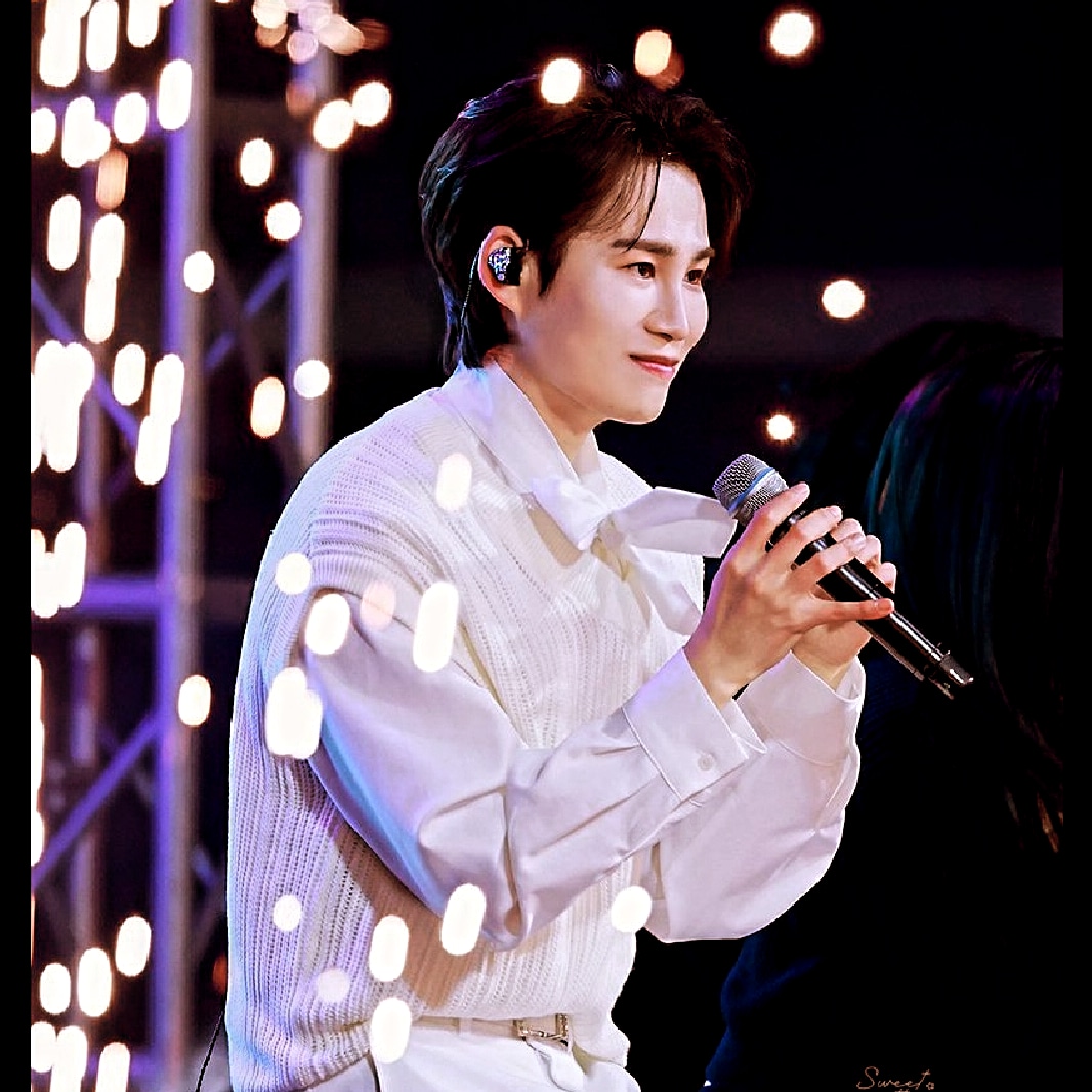 A moment captured by a fan of Kim Heejae