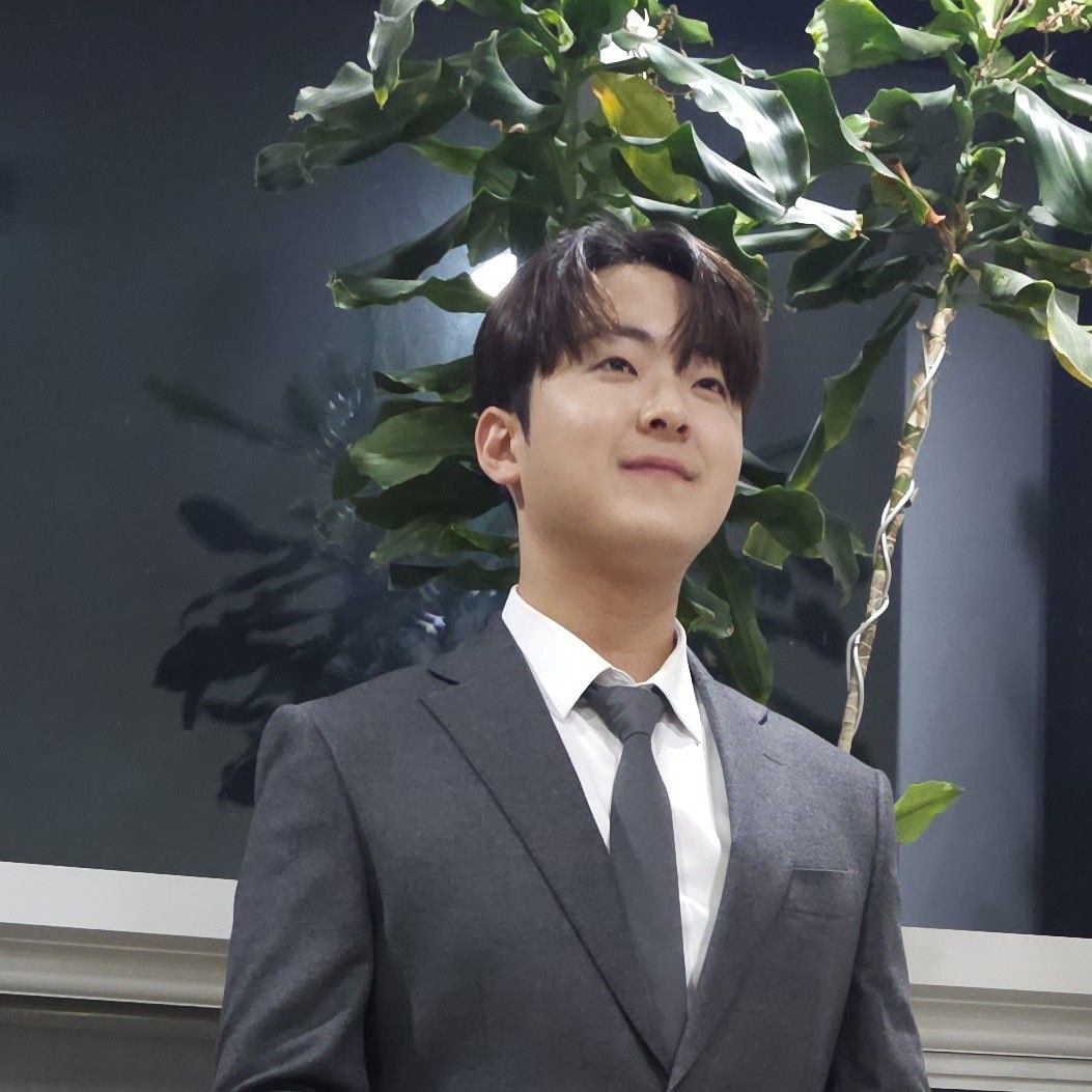 Behind-the-scenes cut of Park Minsu
