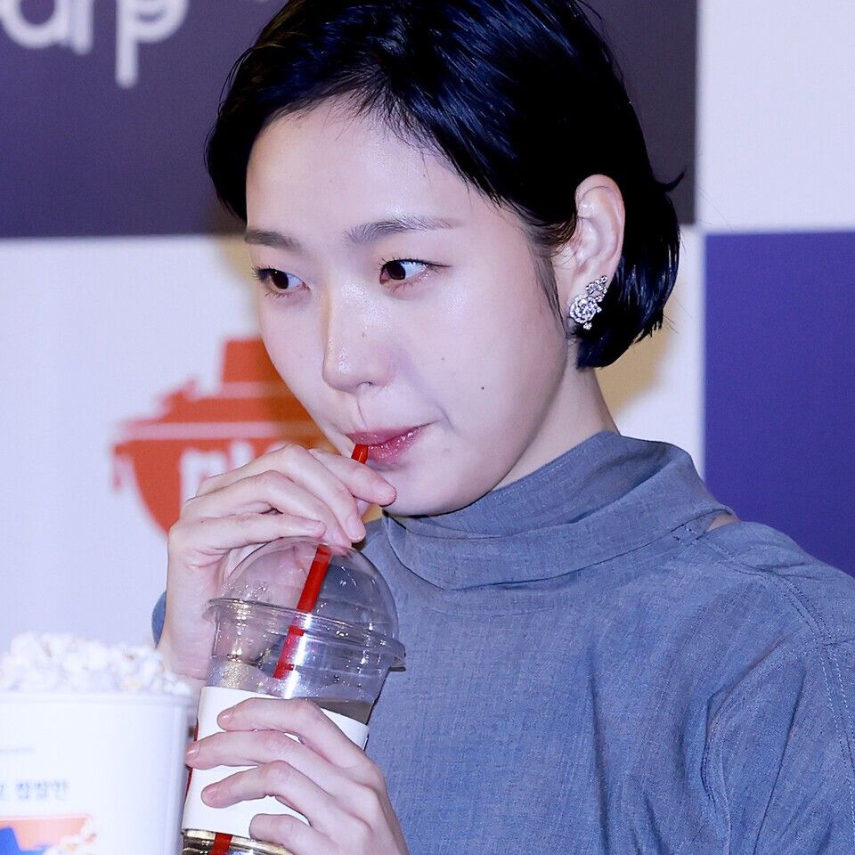 김고은 최근 활동샷