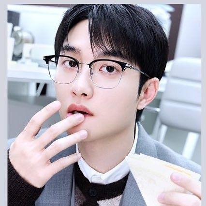 粉絲拍下的都暻秀 (D.O.)瞬間