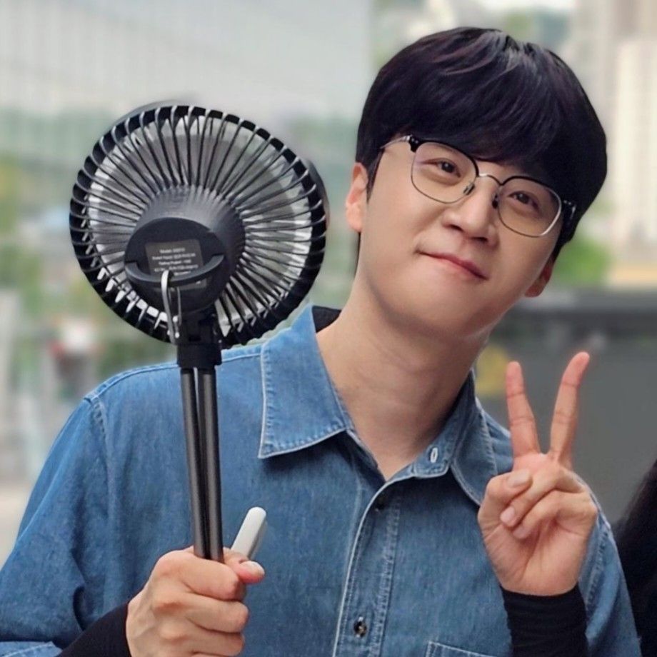 Behind-the-scenes cut of Park Jihoo (Mr. Trot 3)