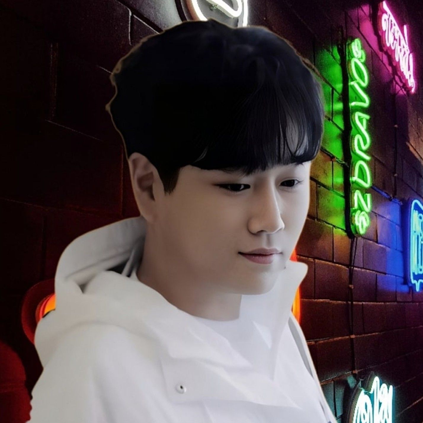 Behind-the-scenes cut of Hwang Youngwoong