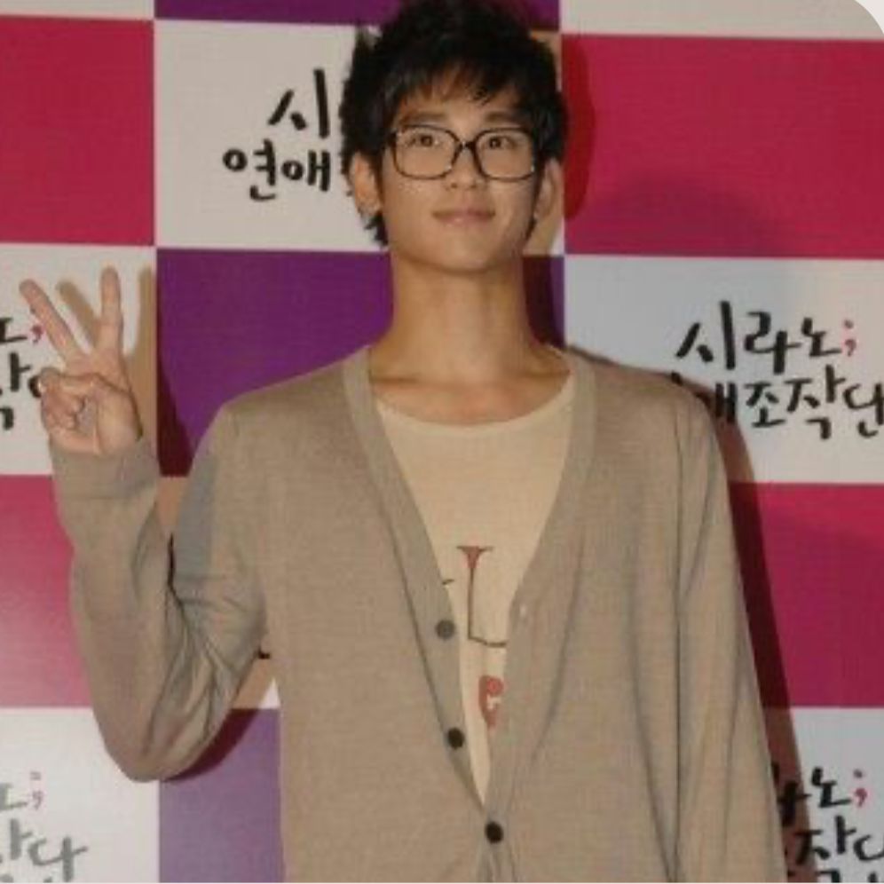 Behind-the-scenes cut of Kim Soohyun