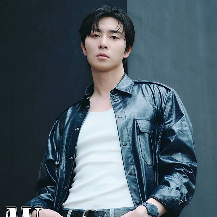 A moment captured by a fan of Park Seojoon