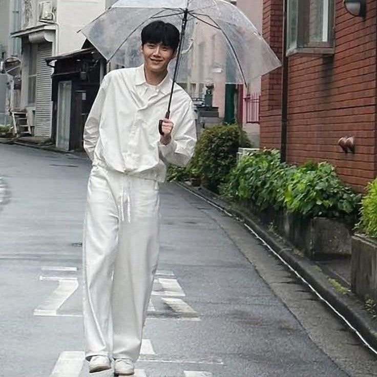 Behind-the-scenes cut of Kim Seonho