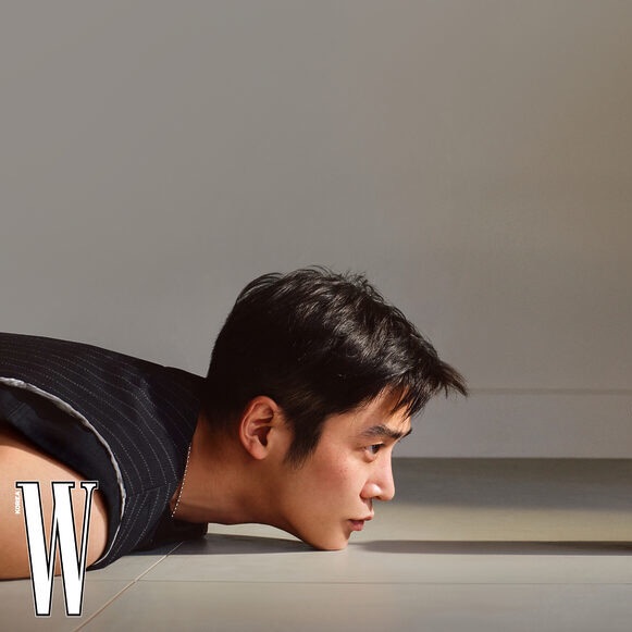 Behind-the-scenes cut of Rowoon