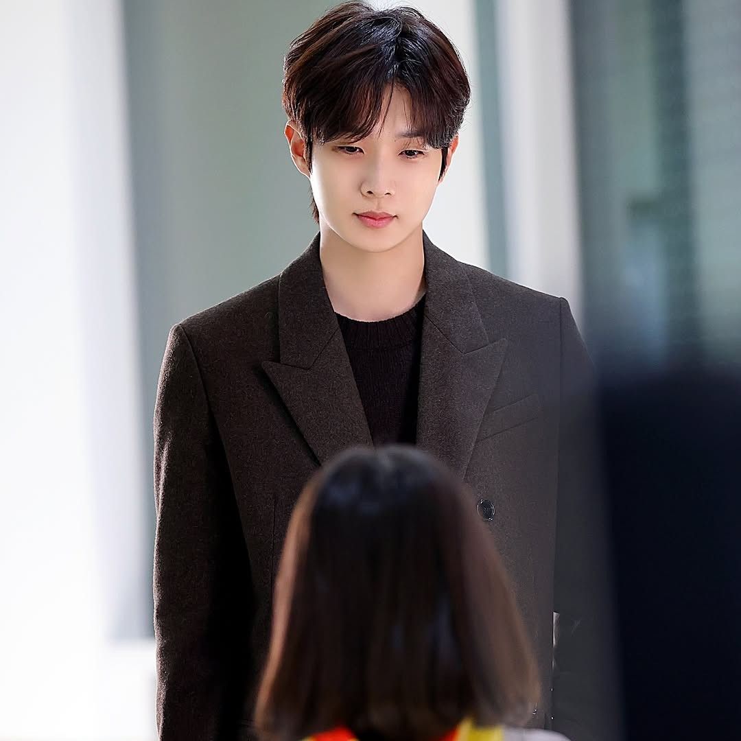 Behind-the-scenes cut of Choi Wooshik