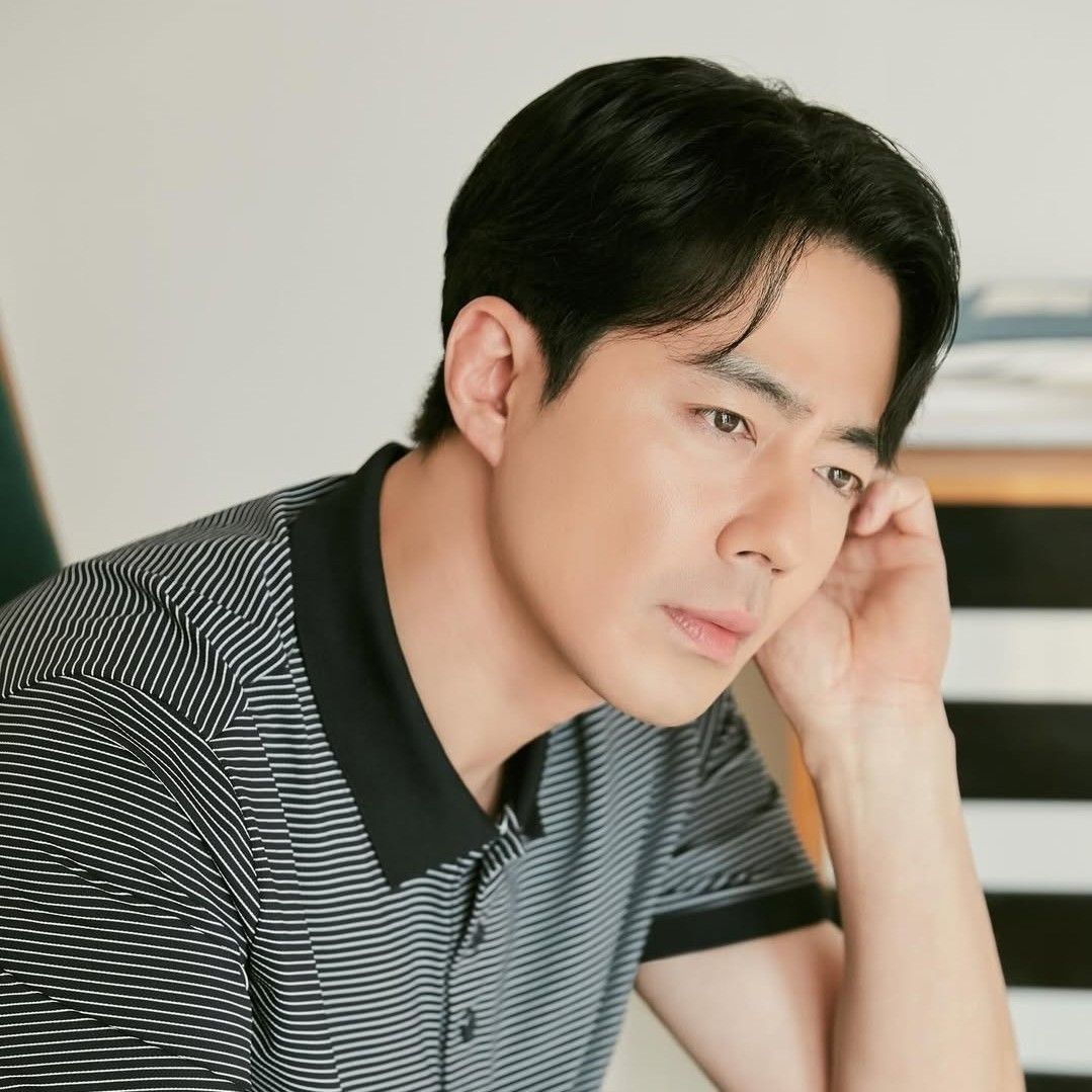 Recent activity shot of Jo Insung