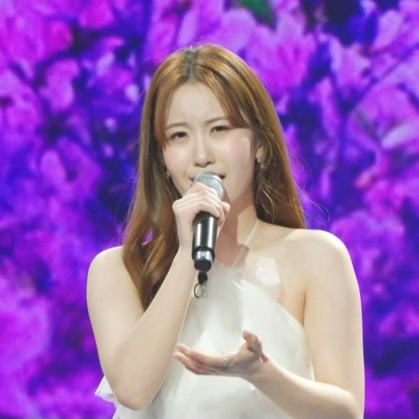 Behind-the-scenes cut of Oh Yujin