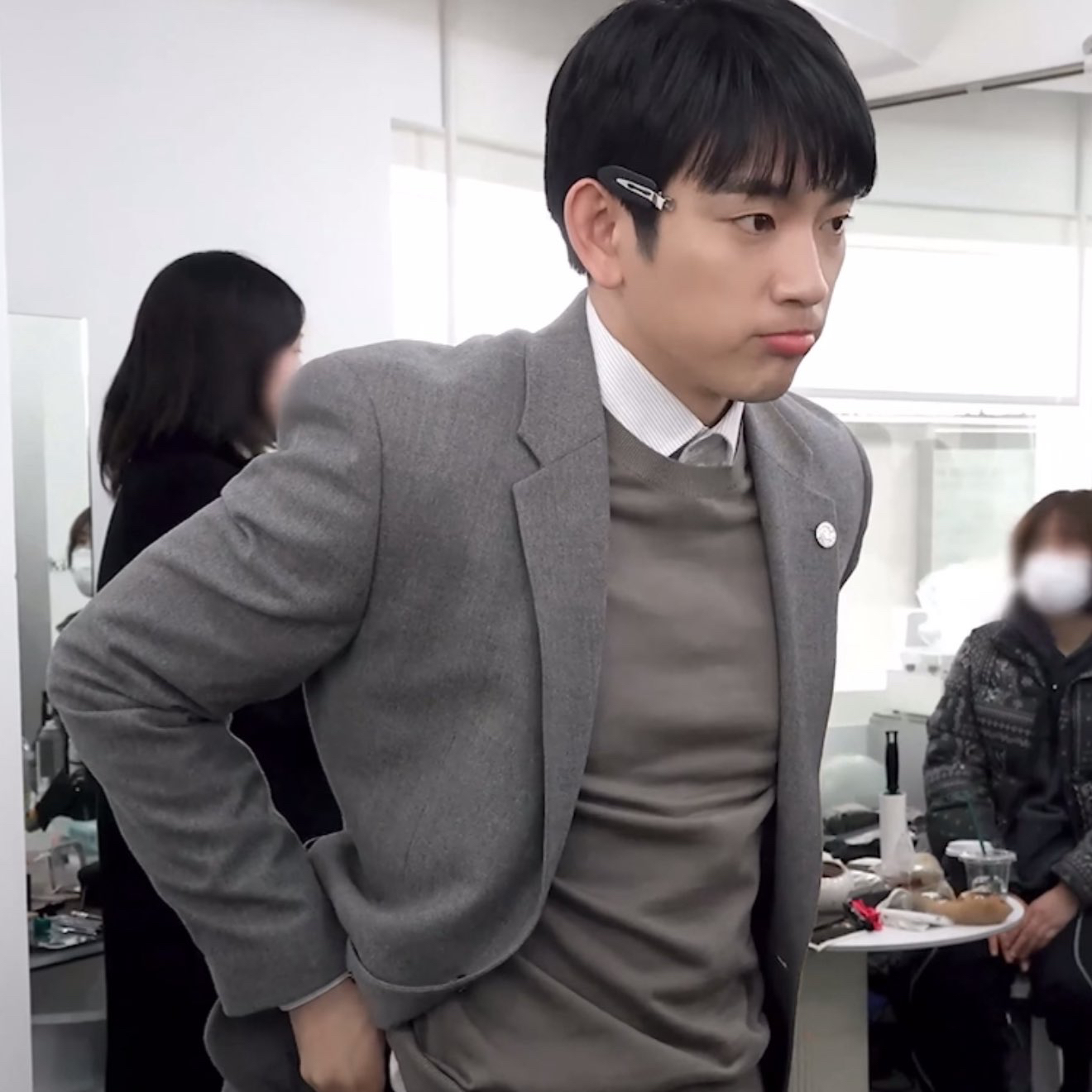 Behind-the-scenes cut of Park Jinyoung
