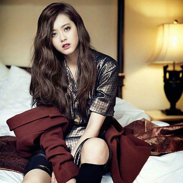 Behind-the-scenes cut of Go Ara