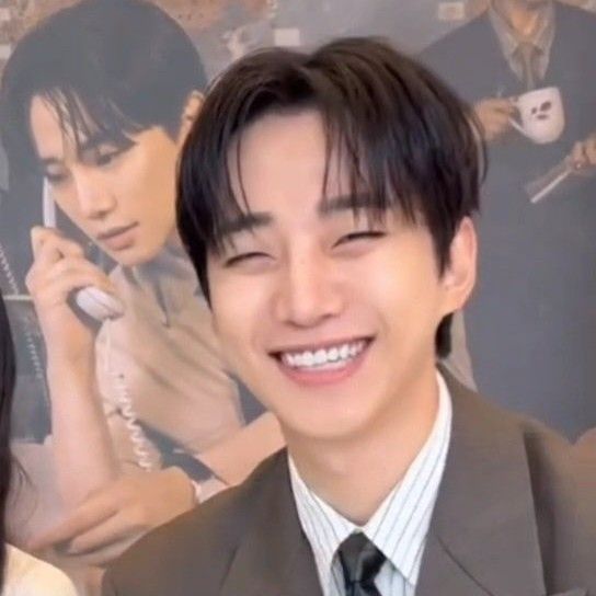 Momen yang diabadikan oleh penggemar Lee Junho