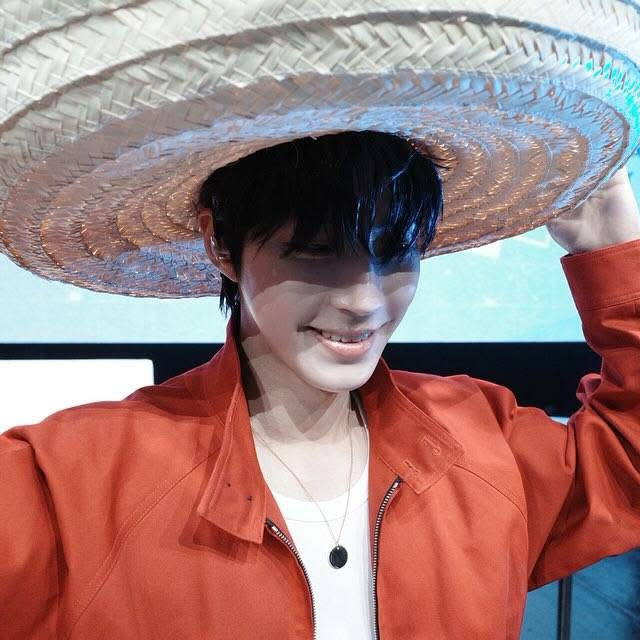 Behind-the-scenes cut of Hwang Inyoup