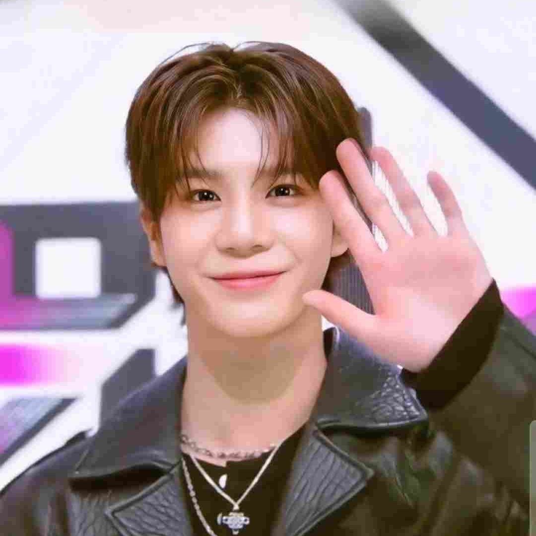 Foto terbaru dari Jeong Dongwon