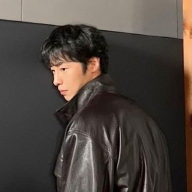 Behind-the-scenes cut of Lee Jaewook