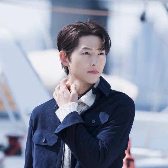 Recent activity shot of Song Joongki
