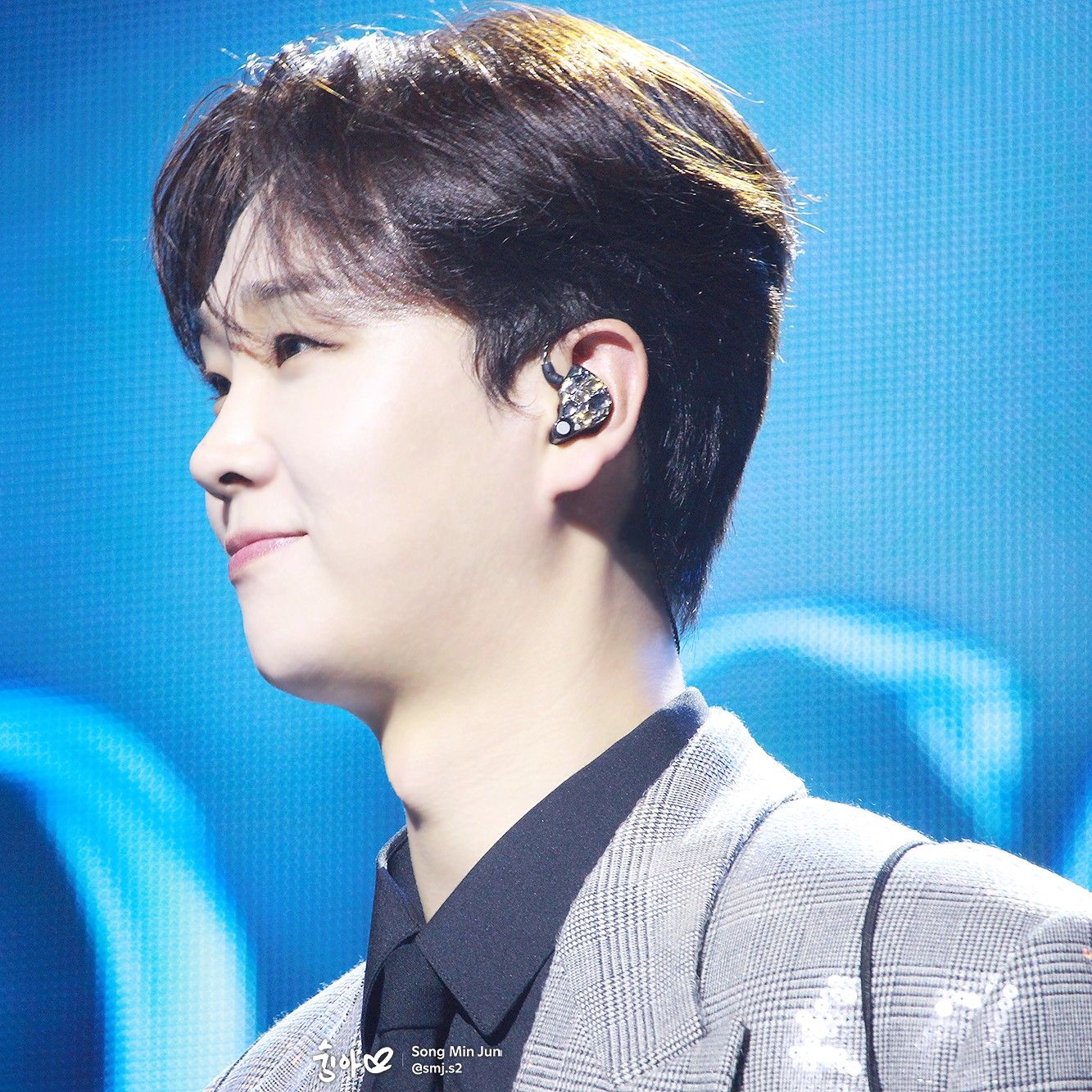 A moment captured by a fan of Song Minjun