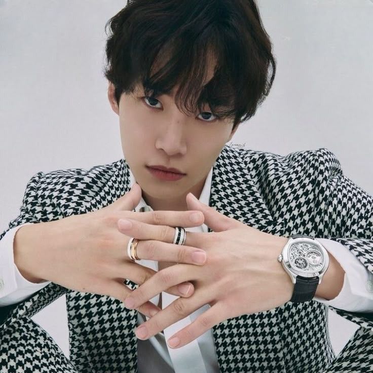 Recent activity shot of Lee Junho