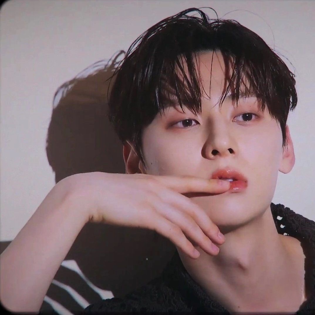 Behind-the-scenes cut of Hwang Minhyun