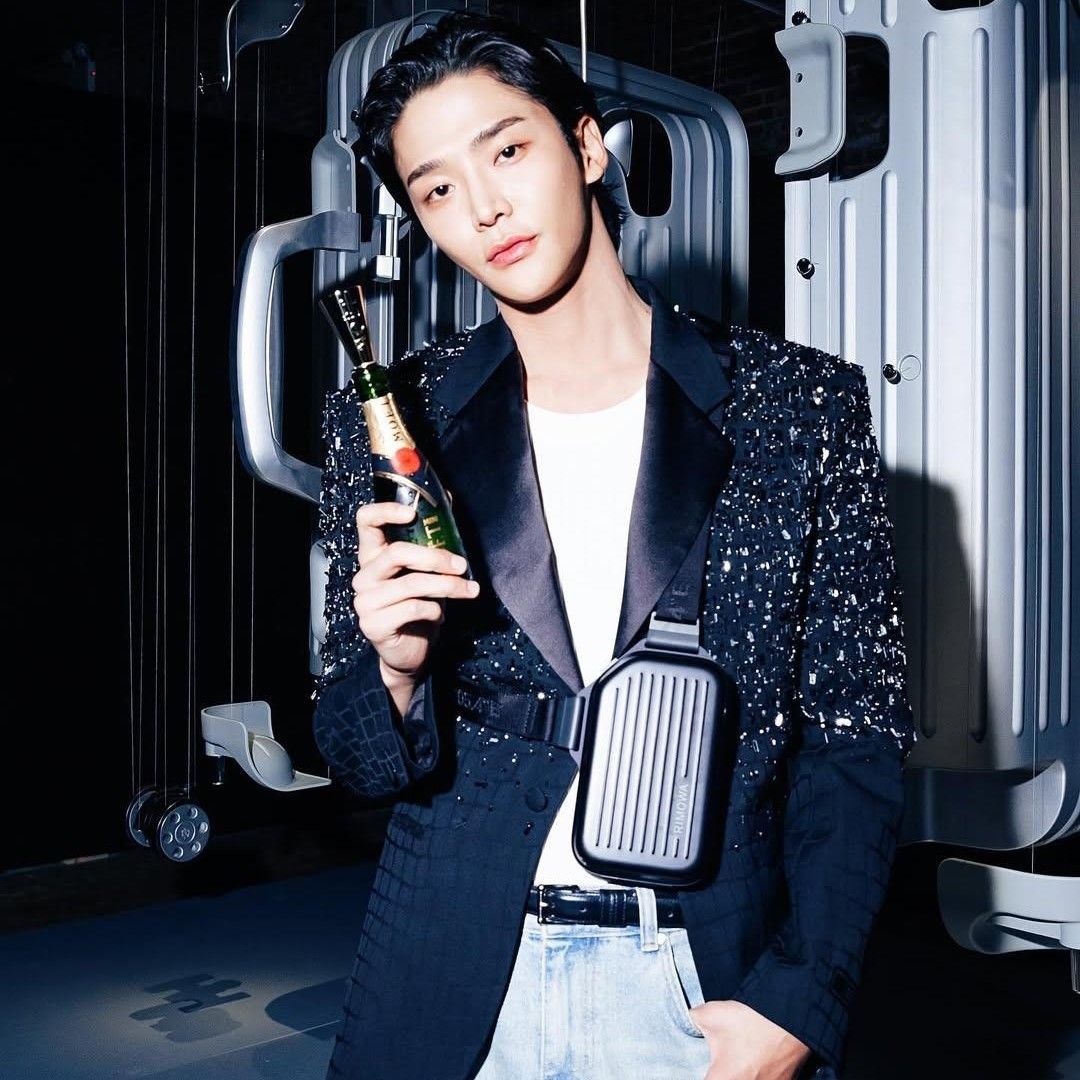 Behind-the-scenes cut of Rowoon
