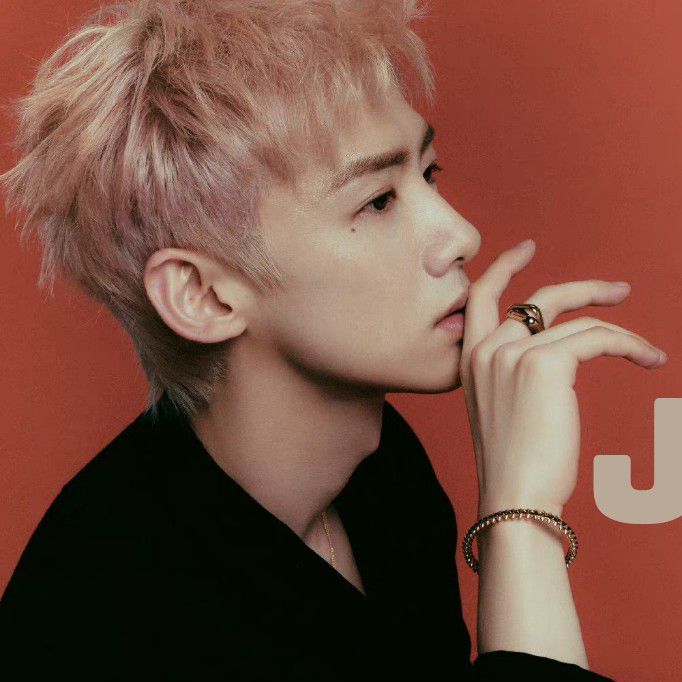 Latest photo of Bai Jingting