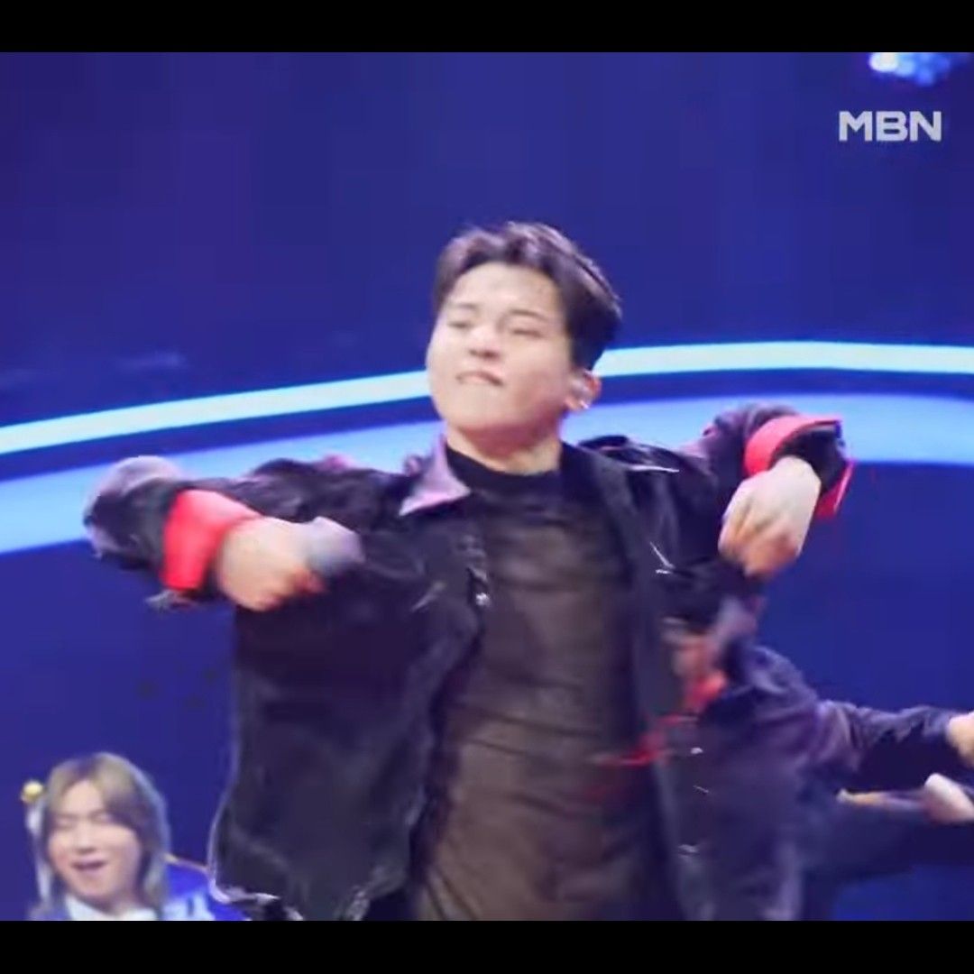 A moment captured by a fan of Seong Ri