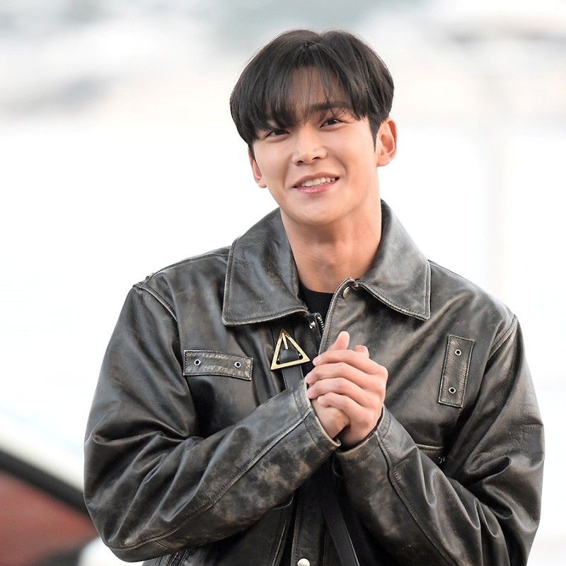 粉丝拍下的路云瞬间