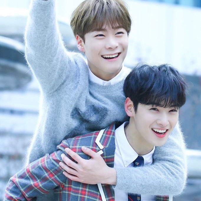 Latest photo of Cha Eunwoo