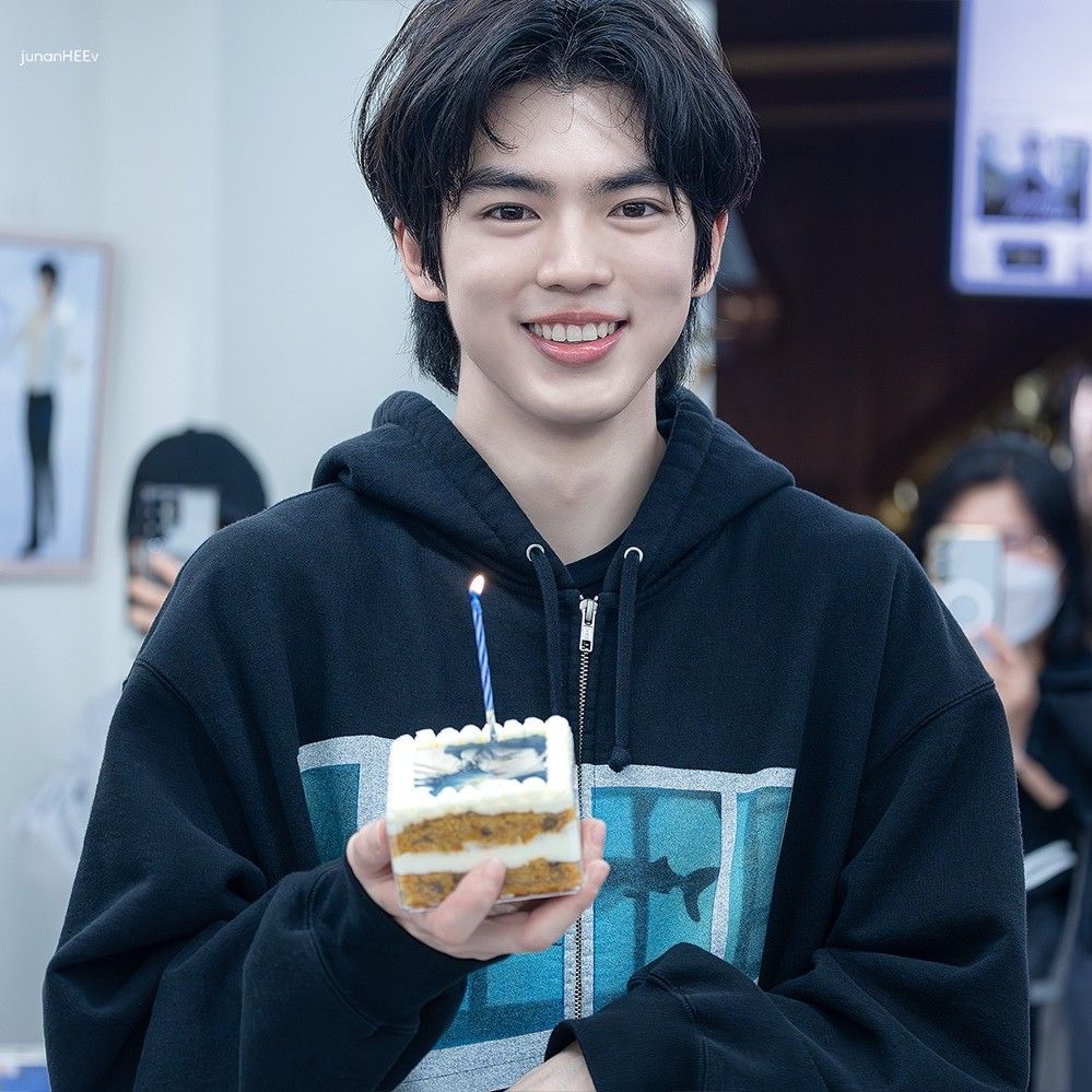 Latest photo of Cha Junhwan