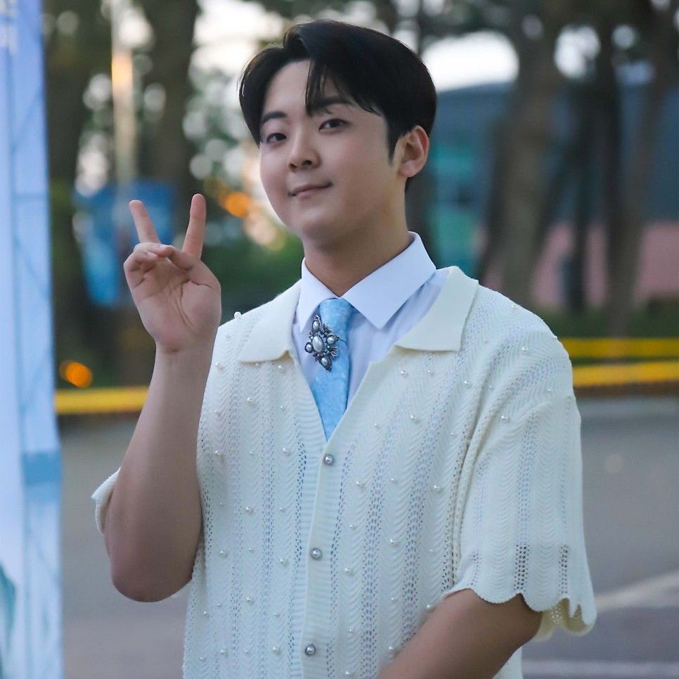 Behind-the-scenes cut of Park Minsu