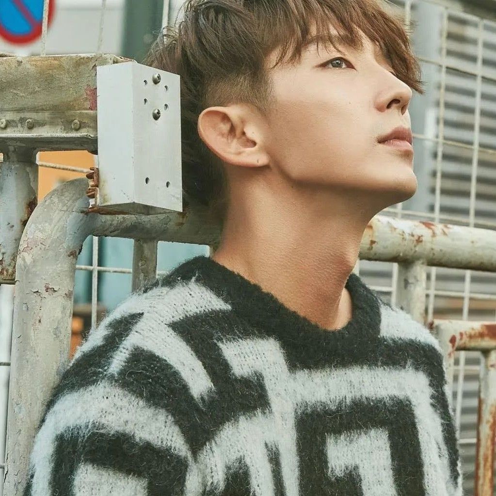 Behind-the-scenes cut of Lee Joongi