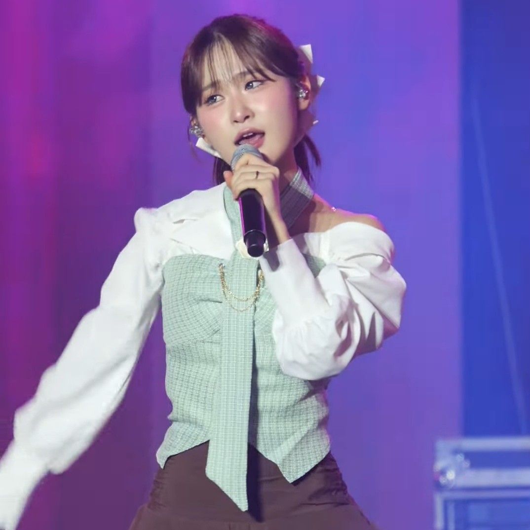 A moment captured by a fan of Kim Dahyun