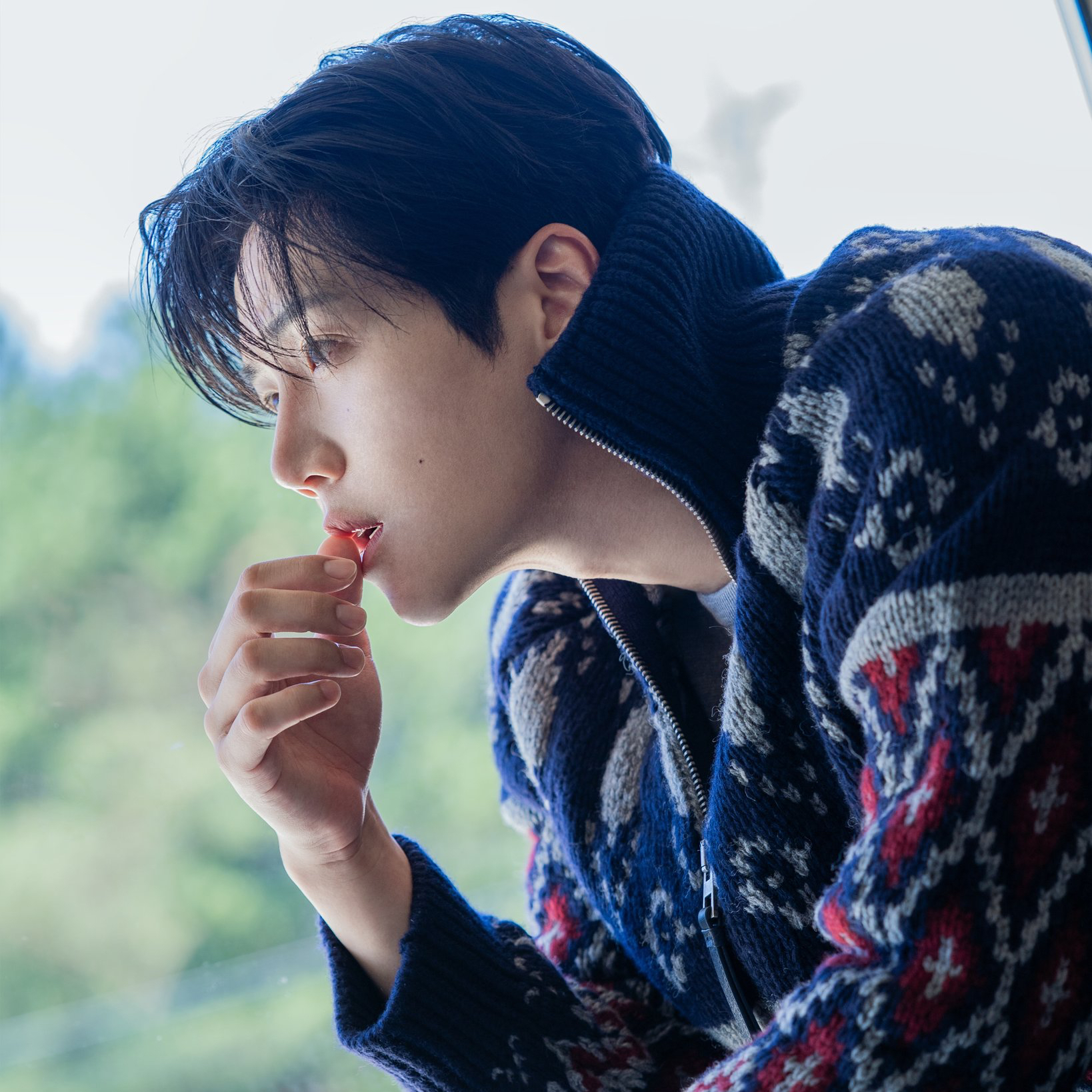 Behind-the-scenes cut of Kim Seonho