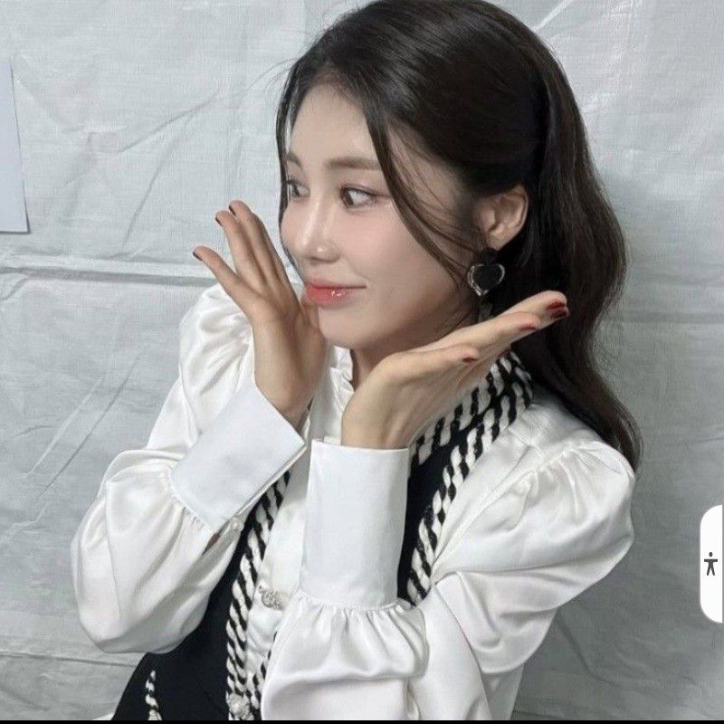 Foto kegiatan terbaru dari Kim Soyou