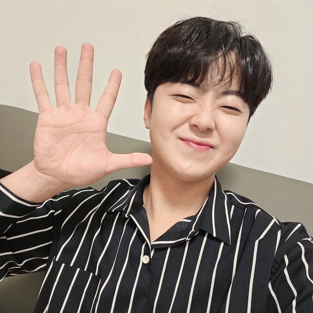 Behind-the-scenes cut of Park Minsu